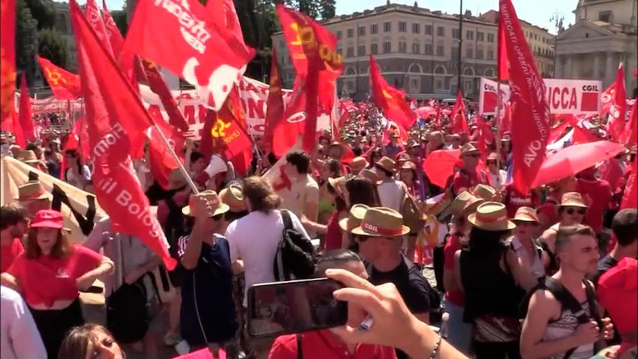 Dal caro prezzi alla guerra: le voci dei militanti Cgil scesi in piazza a Roma
