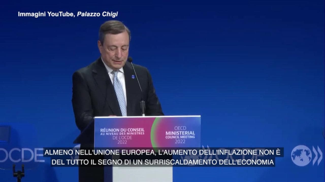 Draghi: "Il tetto al prezzo del gas potrebbe limitare l'inflazione"