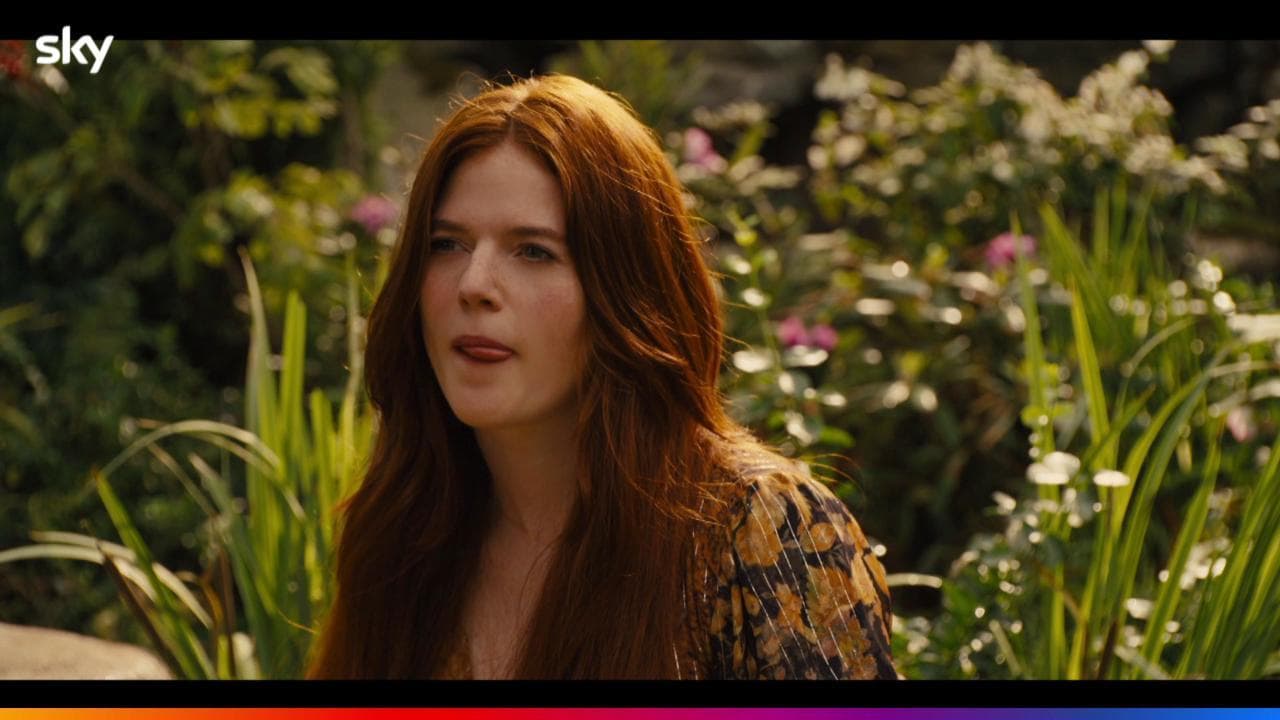 Un amore senza tempo. Rose Leslie e Theo James tra passione e viaggi nel tempo