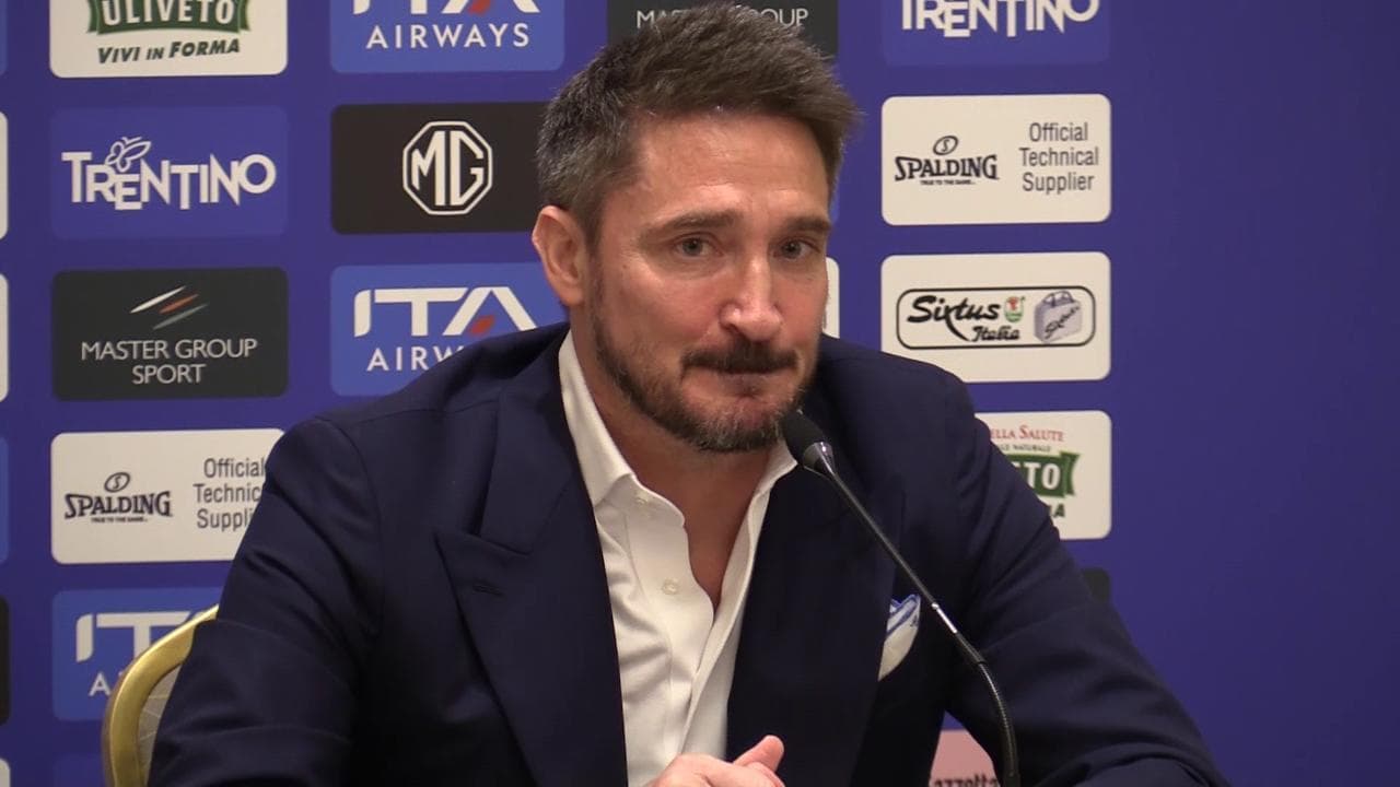 Basket, il nuovo ct della Nazionale Pozzecco in lacrime: "Ho sofferto tanto per l'Italia"