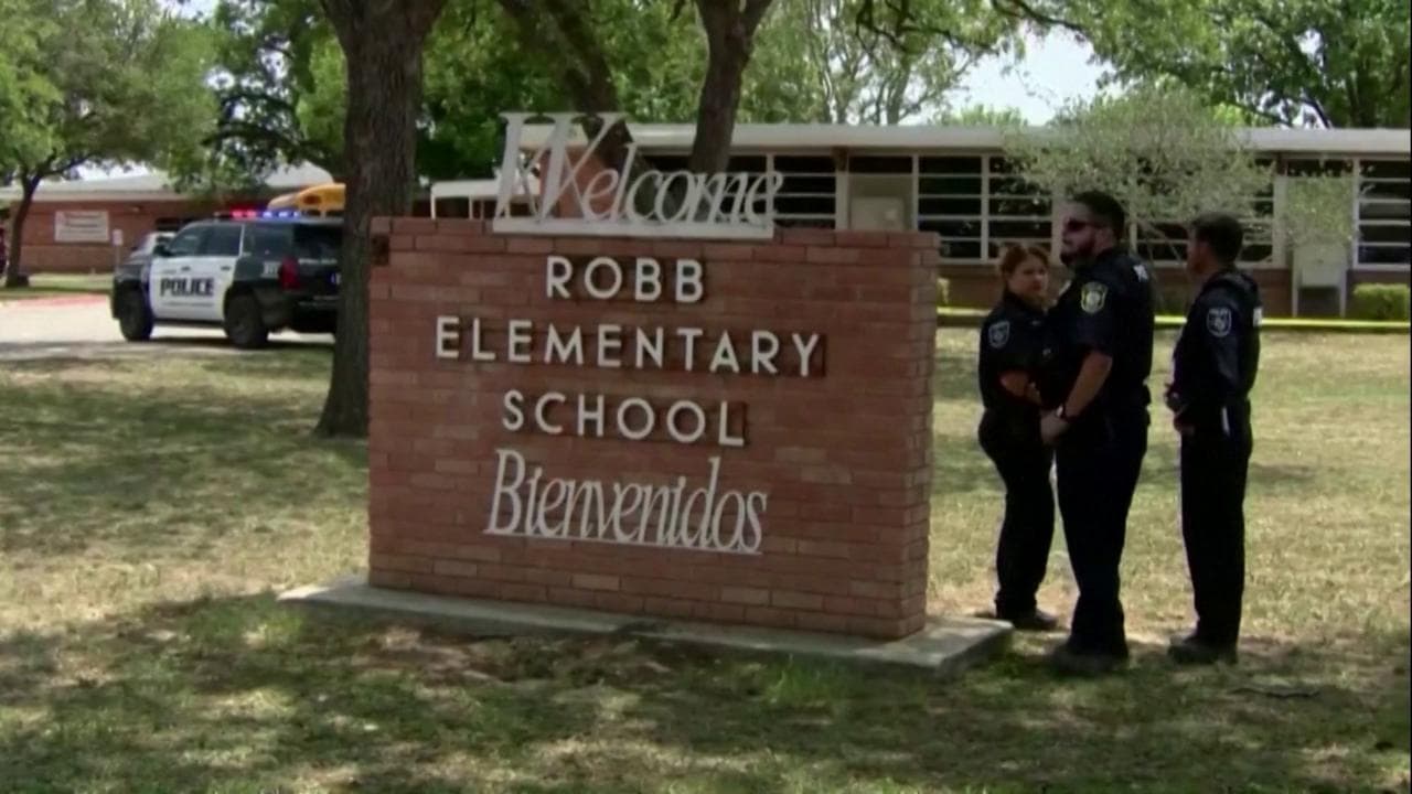 Texas, sparatoria in una scuola elementare: morti 19 bambini e due adulti. I primi soccorsi