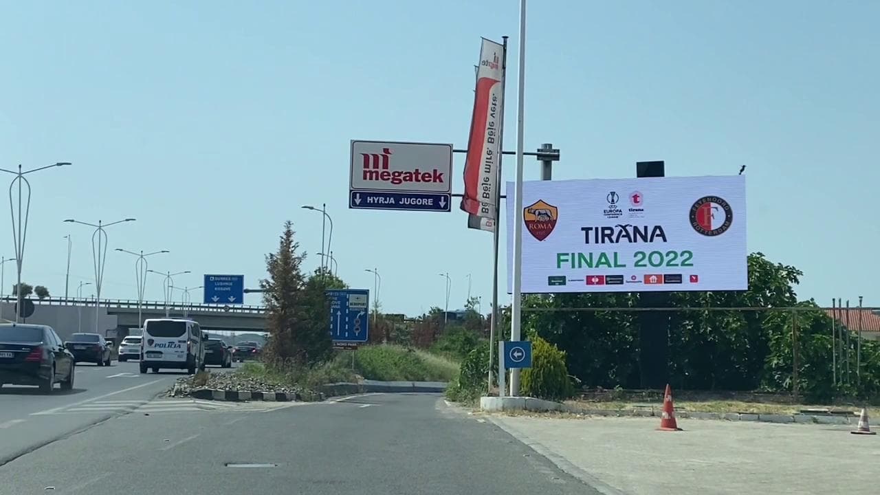 Conference League, vigilia di Roma-Feyenood: "A Tirana 22mila italiani. La città è giallorossa"
