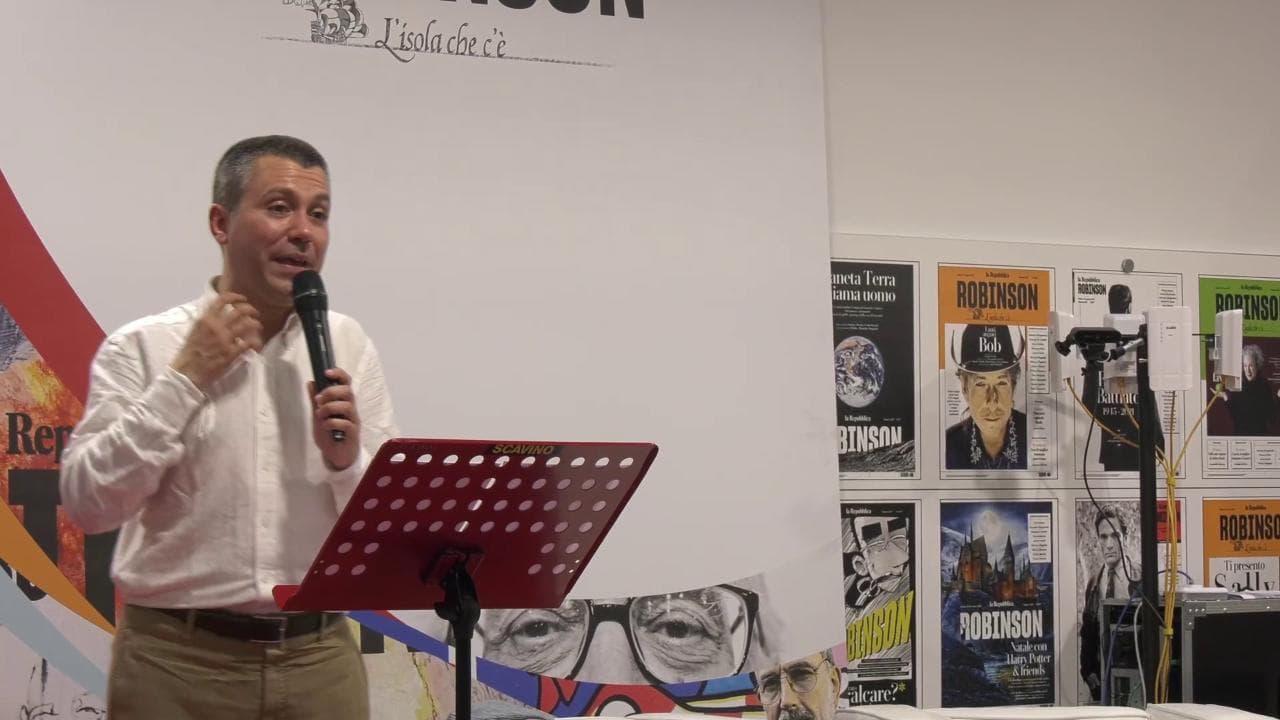 Salone del libro di Torino 2022,  ad Arena Robinson c'è il Recensomane Saverio Raimondo