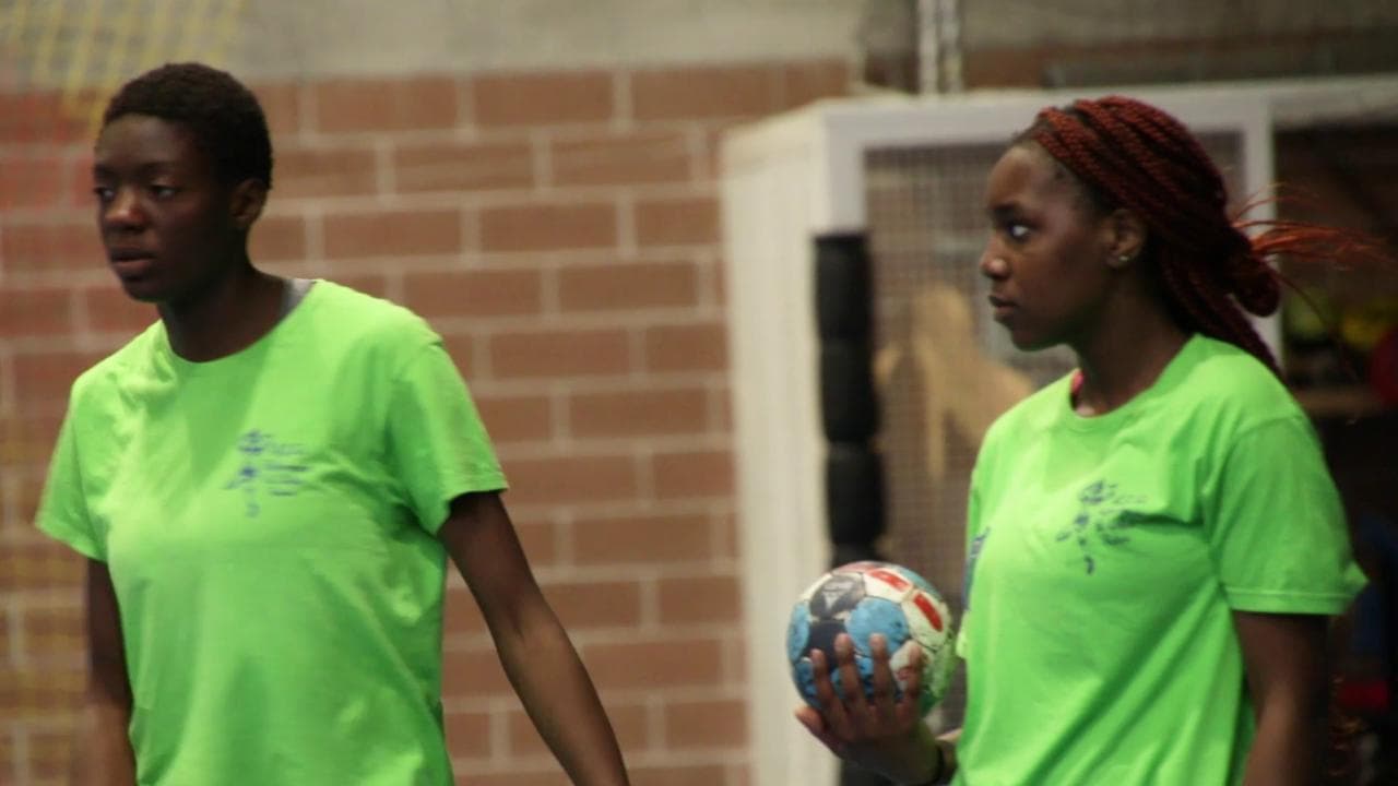 Padova, la carica della pallamano Cellini: "Quasi tutte originarie dell'Africa. Siamo una famiglia, gli insulti non ci toccano più"