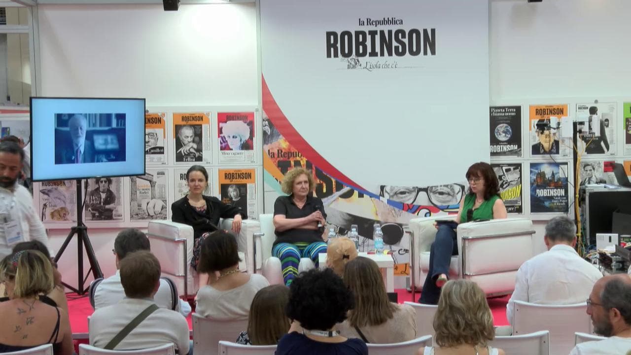 Salone del Libro - Amelie Nothomb ospite all'Arena Robinson