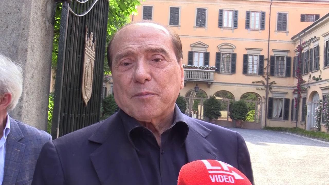 Calcio, l'auspicio di Berlusconi: "Il cuore batte per il Milan ma è più importante il Monza in A"