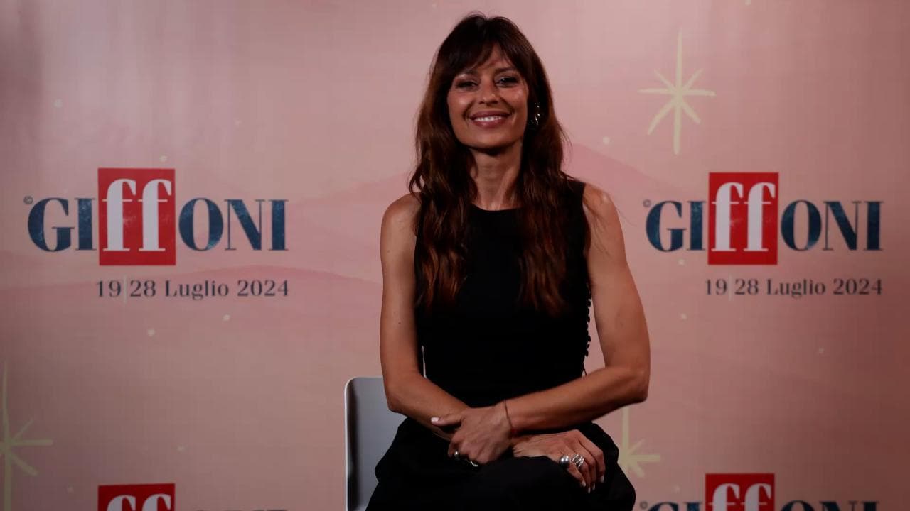 Claudia Pandolfi a Giffoni con 'Il ragazzo dai pantaloni rosa': "Un film importante su un evento doloroso ma pieno di vita"