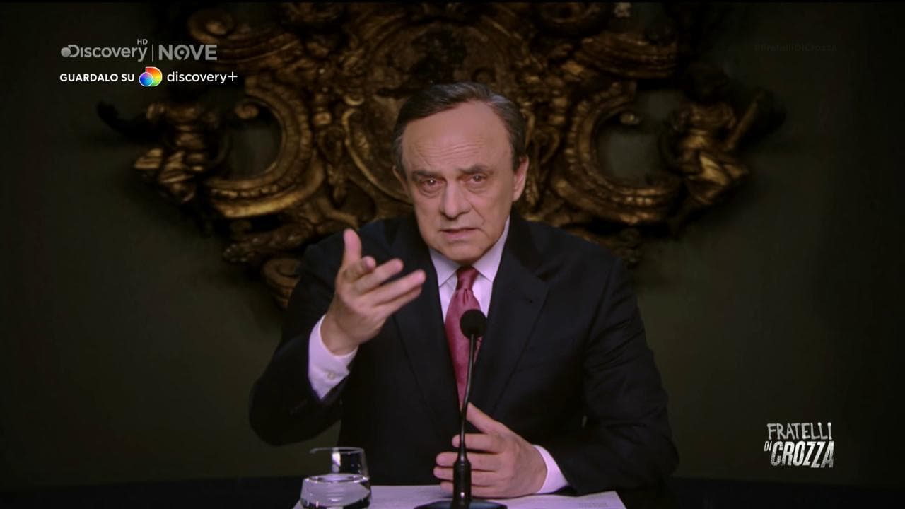 Crozza-Draghi: "Costruiamo la pace...ma che sia la pace che vuole l'America"