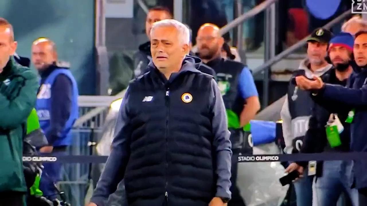 Roma-Leicester, Mourinho in lacrime al fischio finale: lo 'Special One' si commuove a bordocampo
