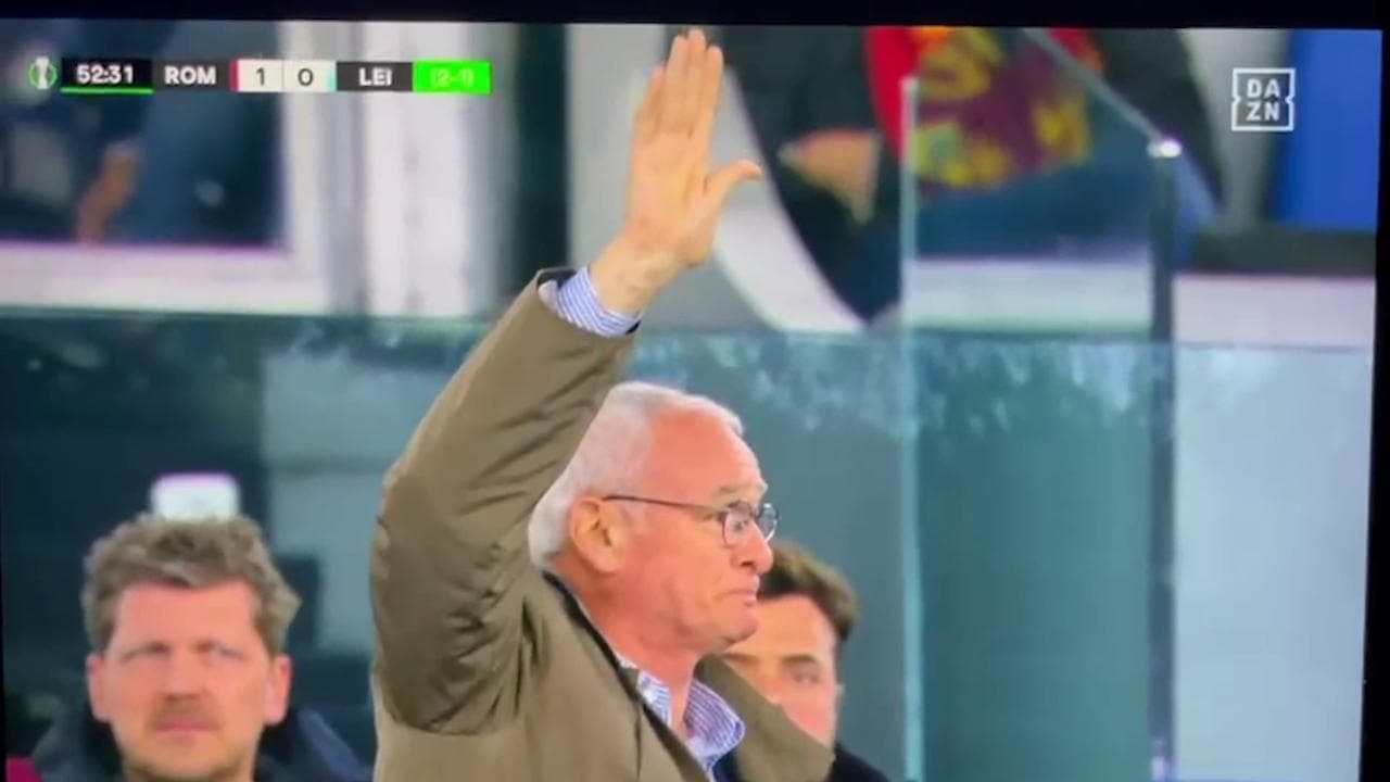Roma-Leicester, standing ovation all'Olimpico per Ranieri: i tifosi lo applaudono e lui si commuove