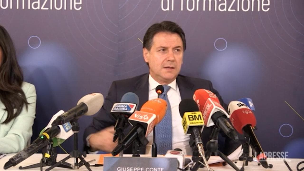 M5s, Conte: "Inizio a pensare che qualcuno voglia spingere il Movimento fuori dal governo"