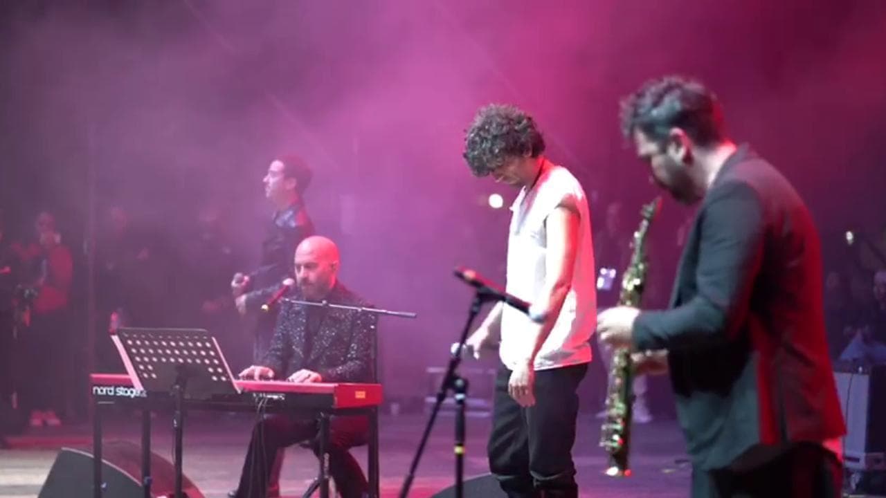 Uno Maggio Taranto: Giuliano Sangiorgi, Diodato ed Ermal Meta dedicano "Solo per te" alle morti sul lavoro