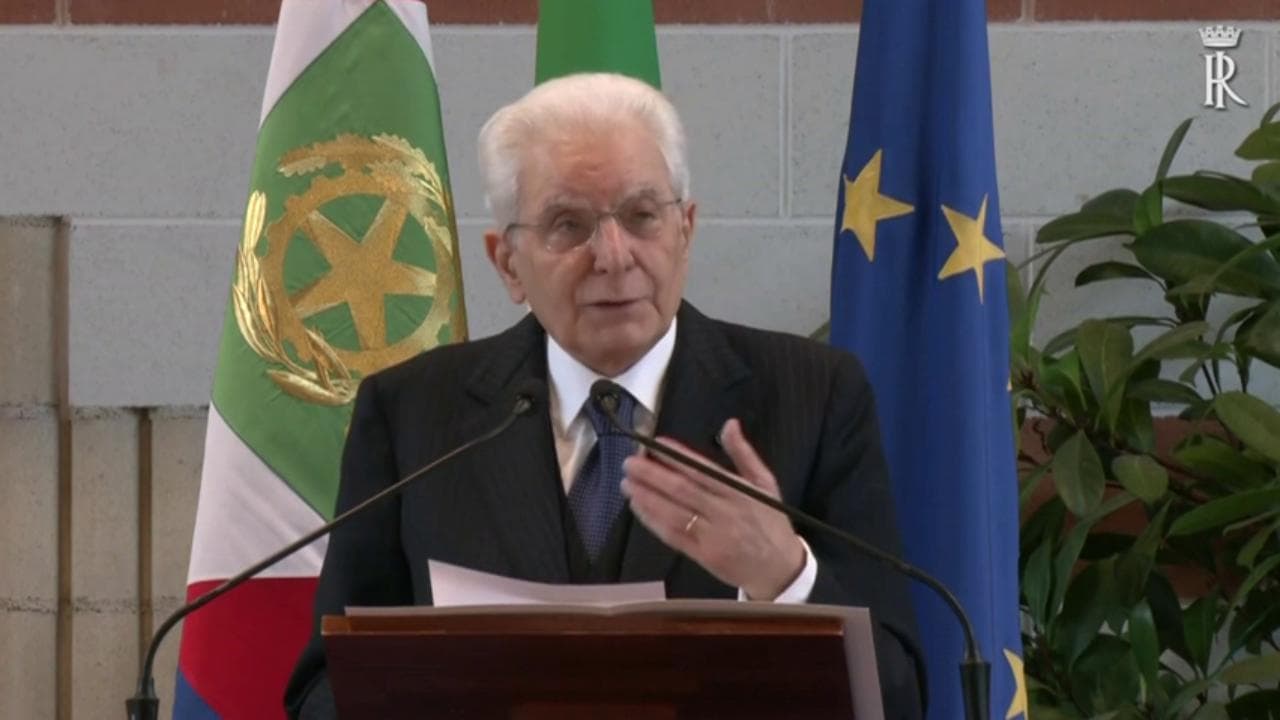 Ucraina, Mattarella: "Guerra insensata, resistenza va sostenuta"