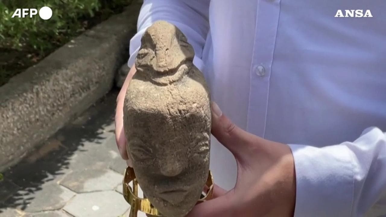Gaza, contadino trova una statuetta della dea Anat: il reperto risale a 4500 anni fa