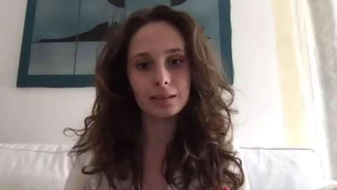 Arianna Becheroni, giovane stella di 'Bang Bang Baby': "Tra Smarties e bulimia con Alice ho trovato il mio pubblico"
