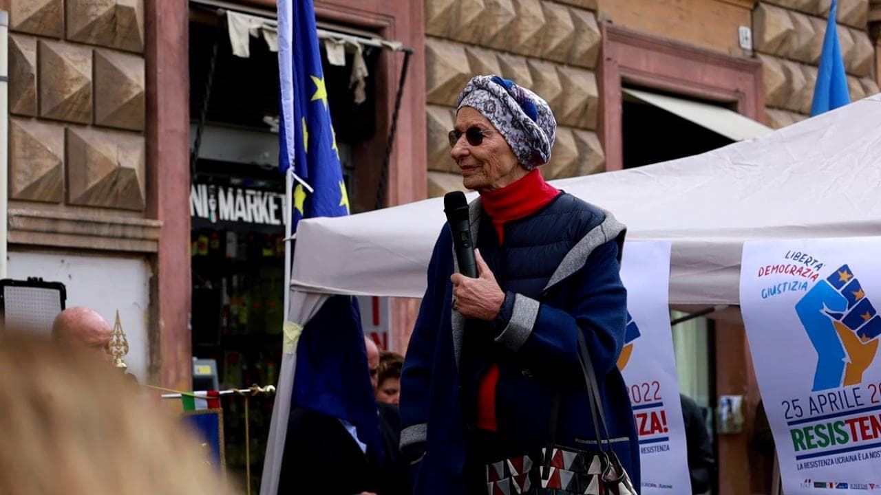 Roma, l'altro 25 aprile: a Torre Argentina Azione e Più Europa con gli ucraini