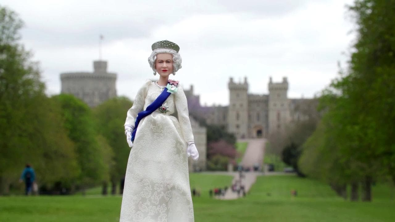 Omaggio a Elisabetta II: arriva la Barbie regina per il suo Giubileo
