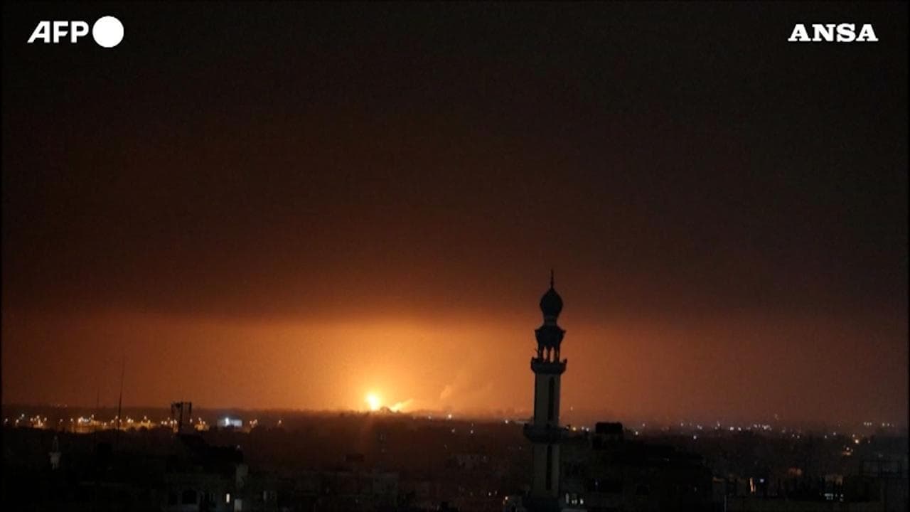 Gaza, raid aerei di Israele dopo il lancio di un razzo