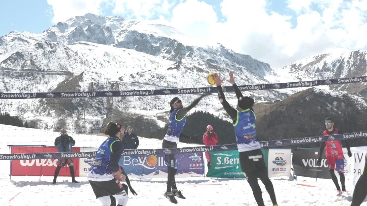 Battute e schiacciate sotto rete e sulla neve: ecco i primi scudetti italiani dello Snow Volley