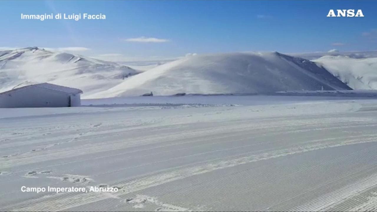 Neve dalle Dolomiti all'Abruzzo: ad aprile scenari invernali sui monti italiani