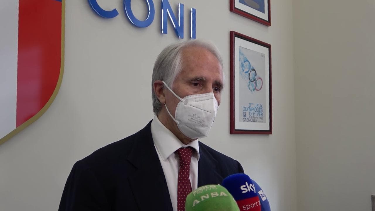 Calcio, Malagò: "La Nazionale merita più considerazione. Basta frizioni tra Lega e Figc"