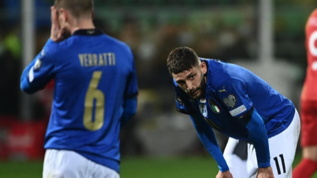 Italia fuori dai Mondiali, l'ironia sui social: "Ne dobbiamo mangiare di Macedonia"