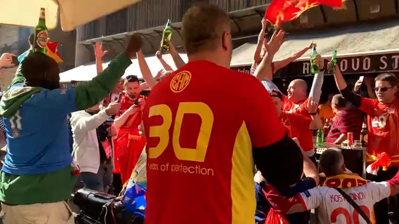 Play-off Mondiale, i tifosi della Macedonia del Nord a Palermo: canti e balli per le vie della città