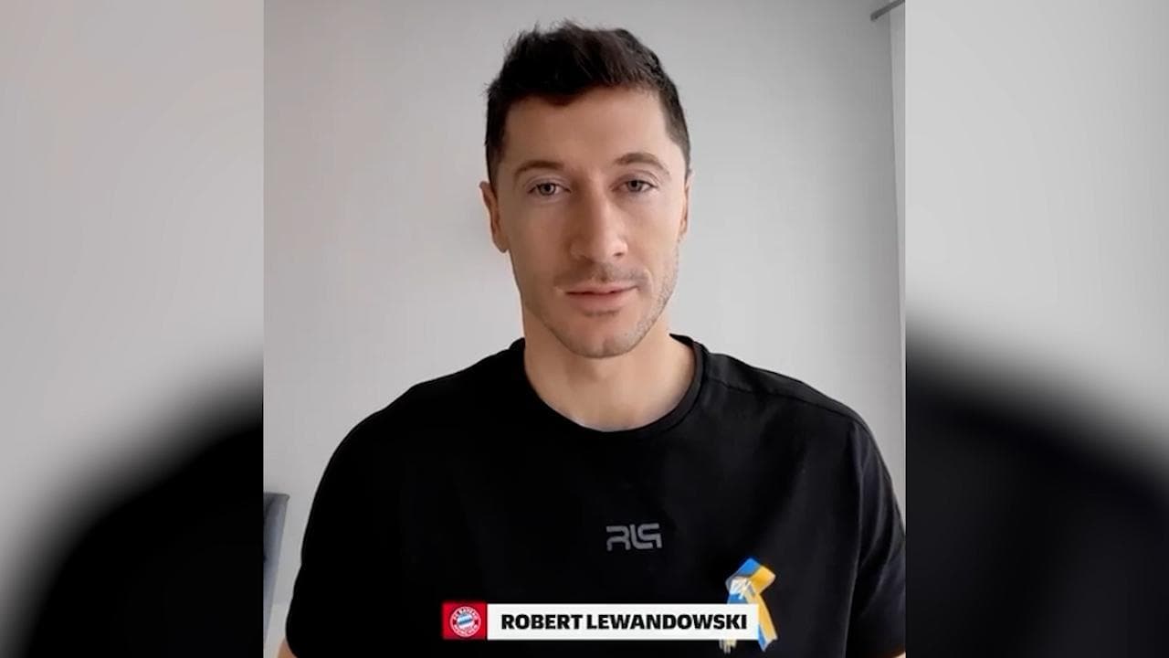 I calciatori della Bundesliga tedesca si schierano: "Aiutiamo il popolo ucraino"
