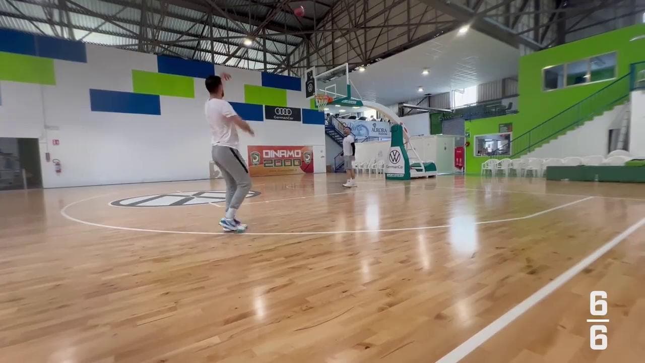 Basket, la precisione assoluta di Marco Spissu: 43 canestri consecutivi da 3 punti
