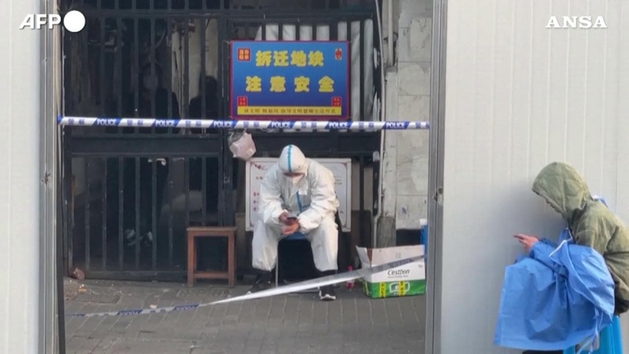 Covid, in Cina è di nuovo lockdown. A Shanghai milioni di persone in isolamento