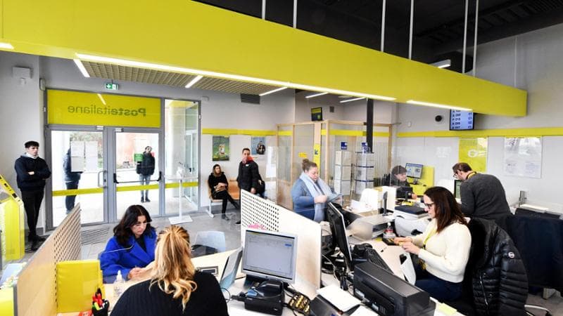 Poste, accordo sul contratto: 230 euro di aumento mensile fino al 2027