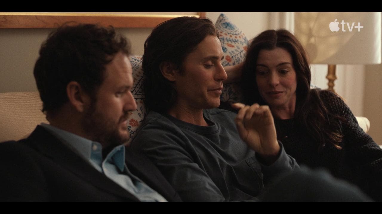 'WeCrashed', Leto e Hathaway nella storia vera di successo e fallimento della startup Wework