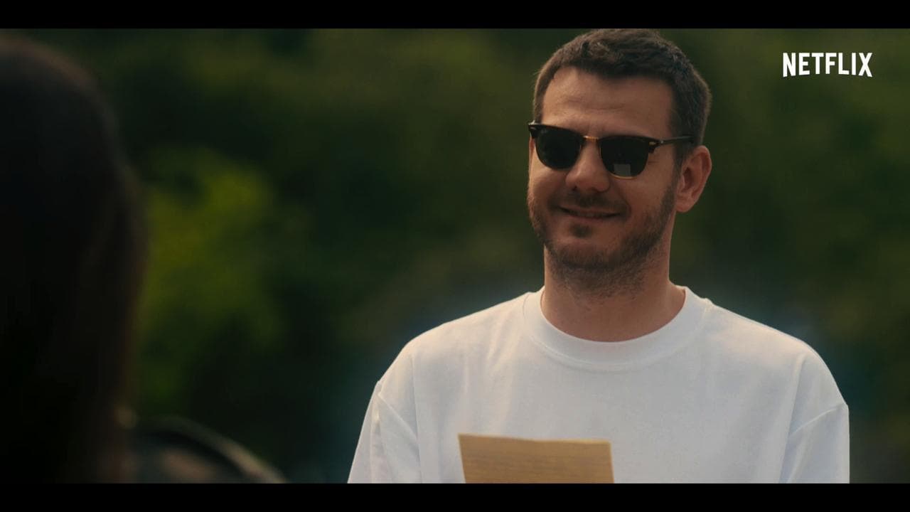 Cattelan in cerca della felicità, clip in anteprima. Sul Venerdì del 4 marzo
