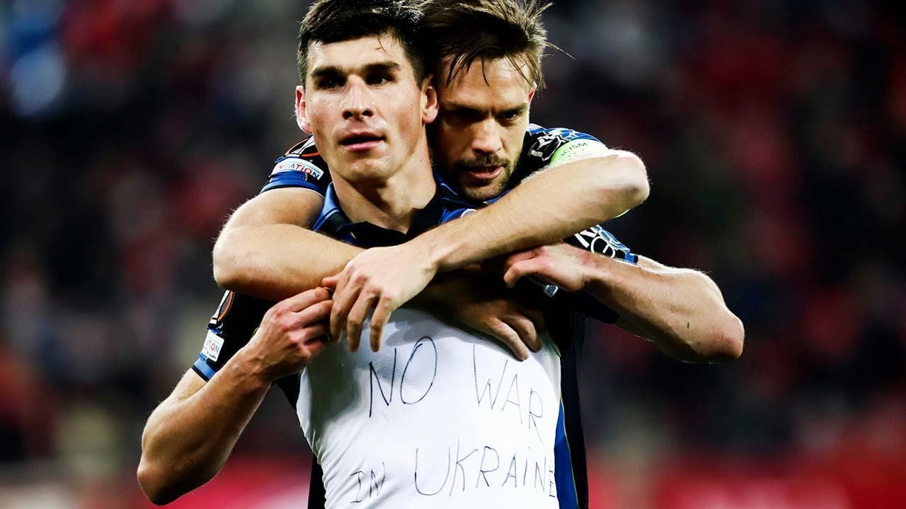 Atalanta, il gol dell'ucraino Ruslan Malinovskyi e la dedica al suo Paese: "No war"