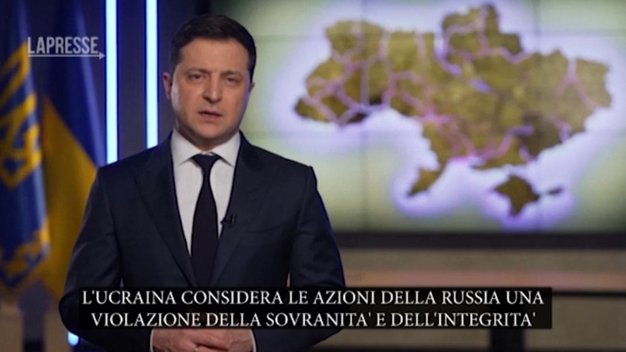 Ucraina, Zelensky: "Non abbiamo paura, non dobbiamo niente a nessuno"