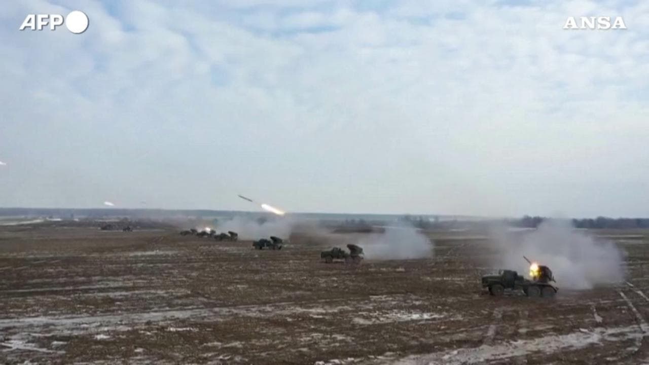 Ucraina, le esercitazioni di Russia e Bielorussia con i lanciarazzi