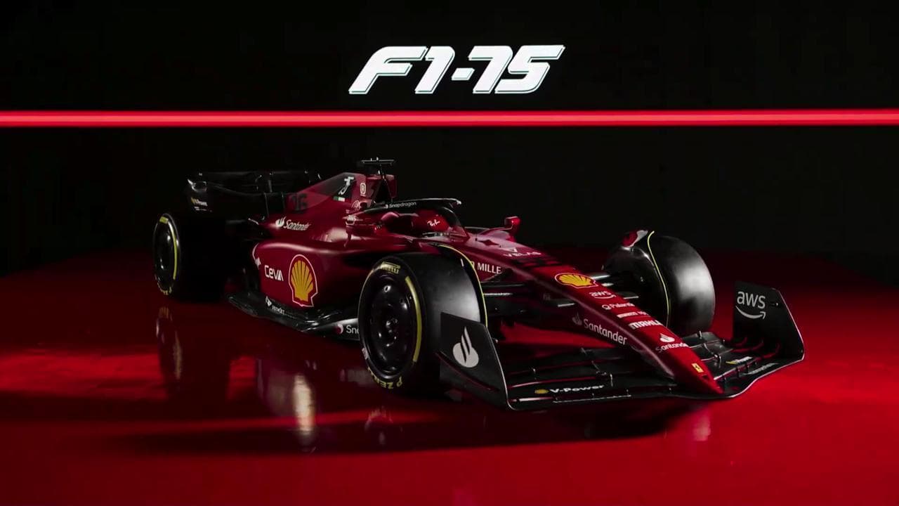 Ferrari, una nuova monoposto aggressiva e coraggiosa: Binotto, Leclerc, Sainz presentano la F1-75