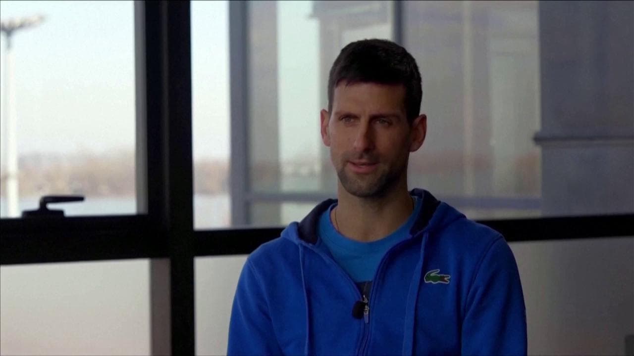 Tennis, Djokovic: "Per non vaccinarmi rinuncio anche a Wimbledon e Roland Garros"