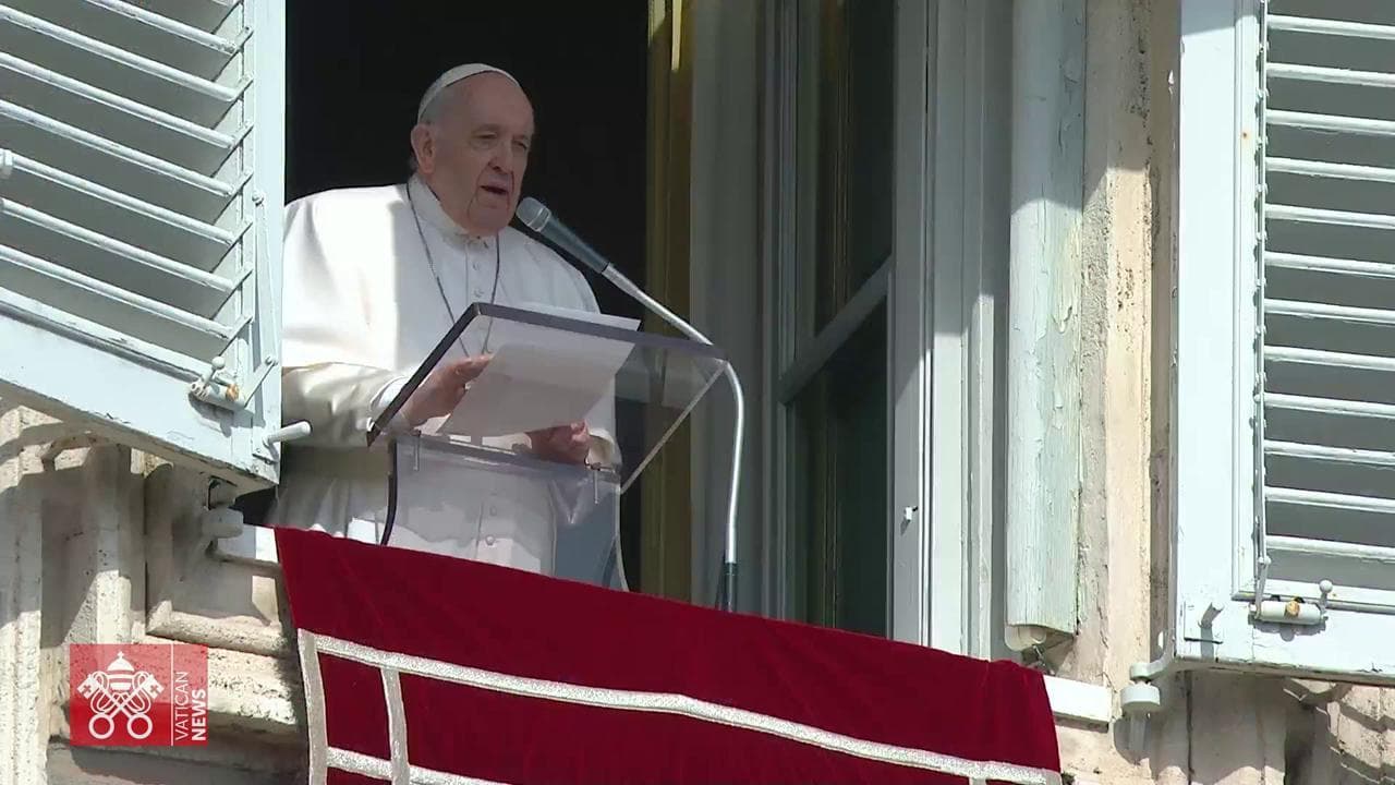 Crisi in Ucraina, Papa Francesco: "Notizie preoccupanti, sia fatto ogni sforzo per la pace"