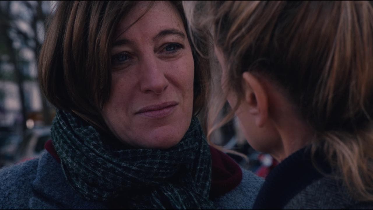 'Parigi, tutto in una notte', Valeria Bruni Tedeschi in un film d'amore e incontro di diversità - trailer in anteprima