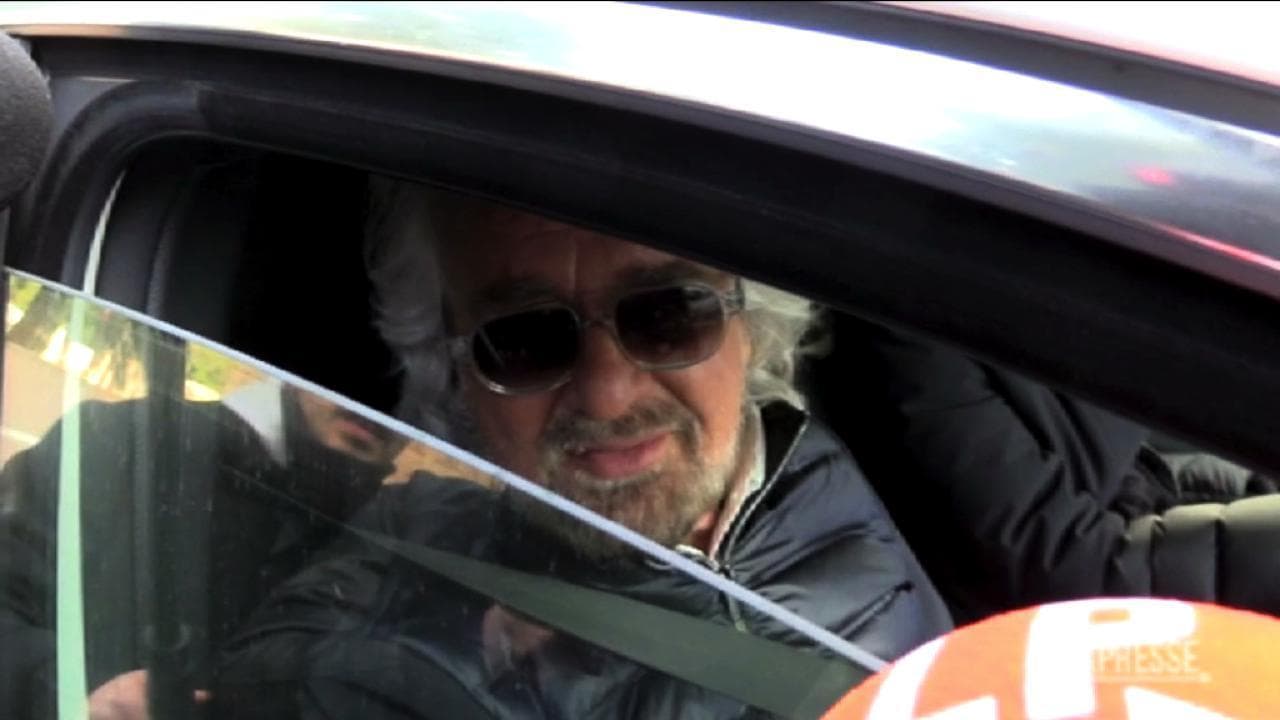 M5S, Grillo: "Va tutto bene, mi usano come condom per protezione Movimento"