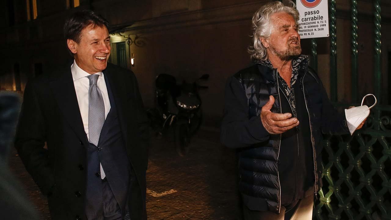 Grillo e Conte a braccetto dopo l'incontro: "Ripristinato il sistema immunitario del Movimento"