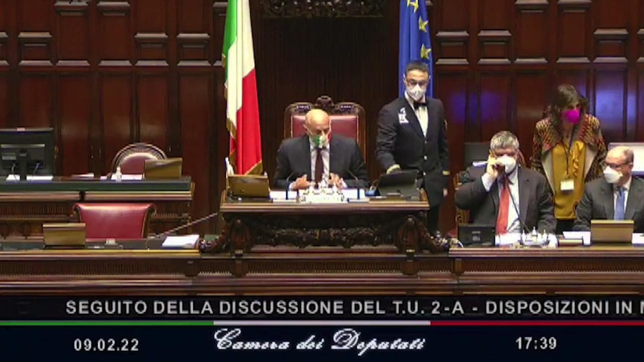 Fine vita, brusio alla Camera. Il vicepresidente Rampelli: "Tema delicato, uscite se non interessati"