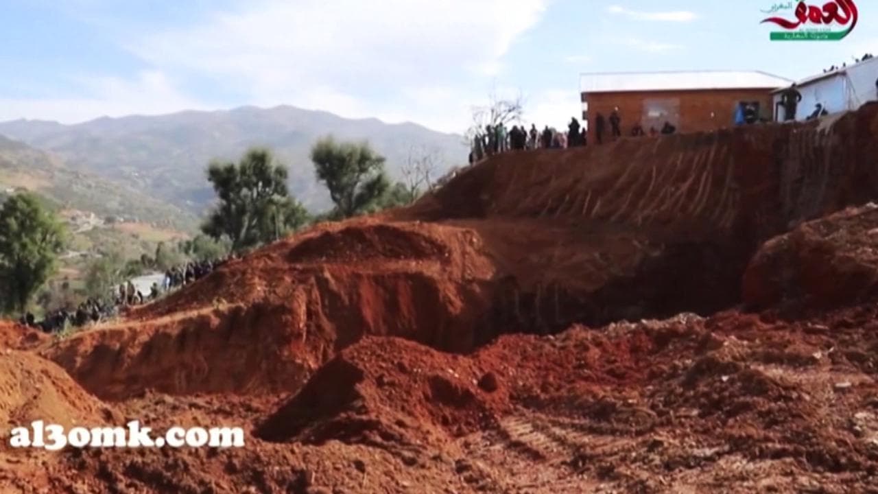 Marocco, si scava senza sosta per salvare il piccolo Ryan caduto in pozzo a 60 metri di profondità