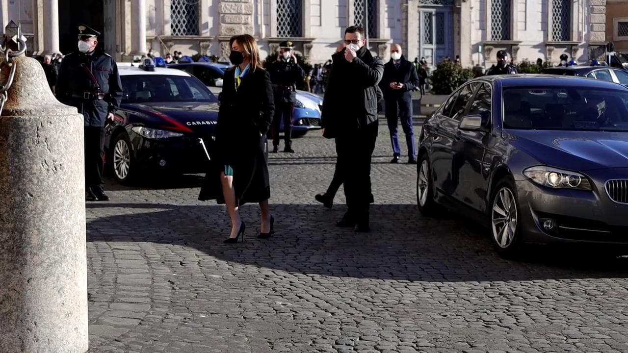 Quirinale, i capigruppo di maggioranza al Colle: "Mattarella si è messo a disposizione"