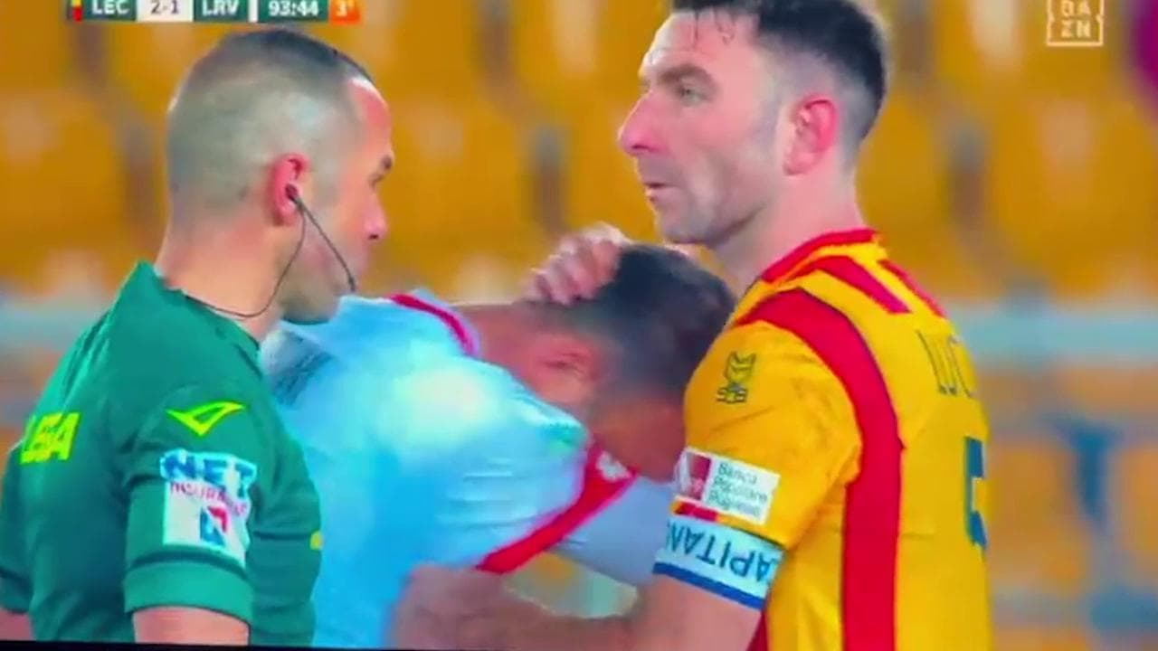 Lecce-Vicenza, Meggiorini scoppia in lacrime dopo la lite con Majer: "Che c'entra mia mamma?"