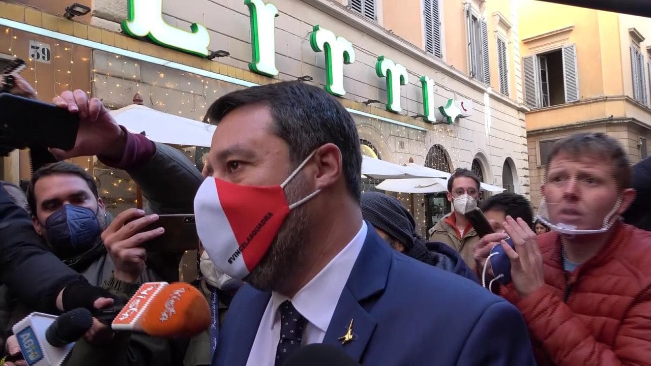 Quirinale, Salvini: "Faremo nomi senza tessere di partito. Draghi? Lavora bene a Palazzo Chigi"