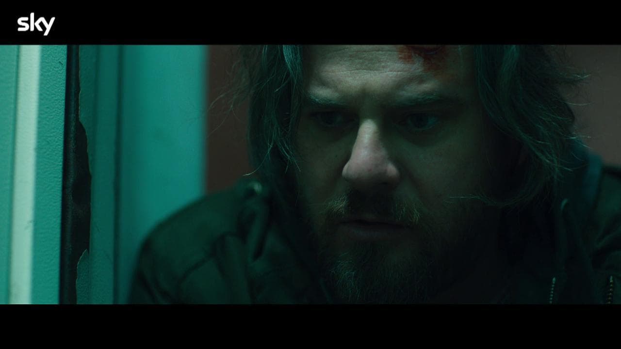 'Christian', le stimmate e i poteri di Edoardo Pesce - clip in anteprima