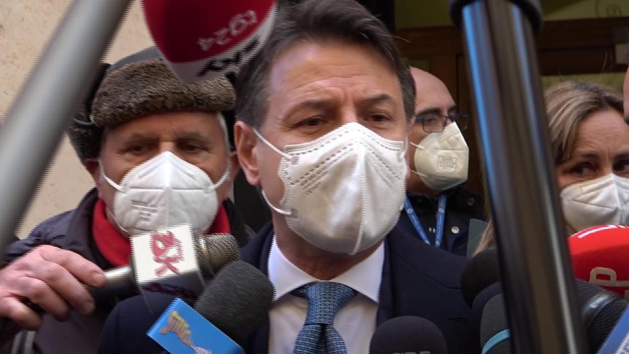 Quirinale, Conte: "No a patto di legislatura, va preservata la continuità dell'azione di Governo"