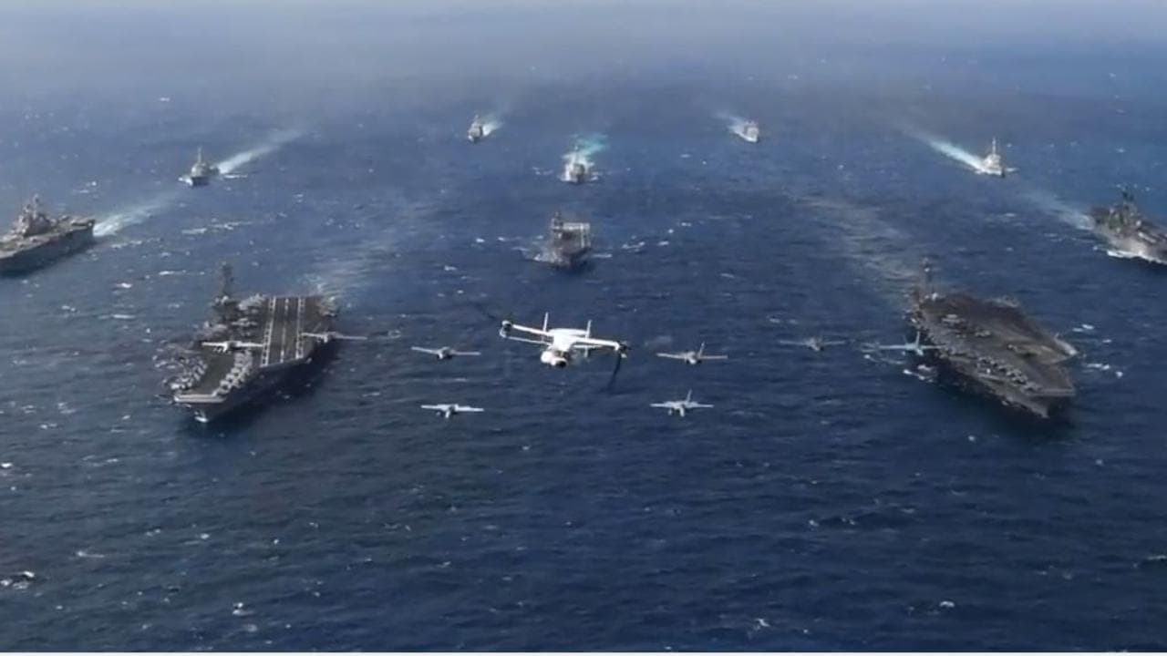 Taiwan, l'imponente parata di navi da guerra che mette in guardia la Cina: Pechino risponde con l'incursione di 39 jet